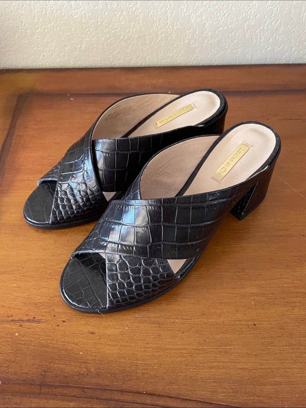 Louise et Cie Harding black croc-embossed leather mules sz 8M
